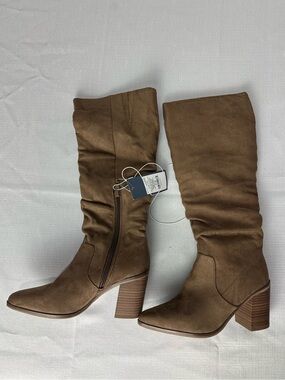 NWT Universal Thread Tan Boots Size 5.5